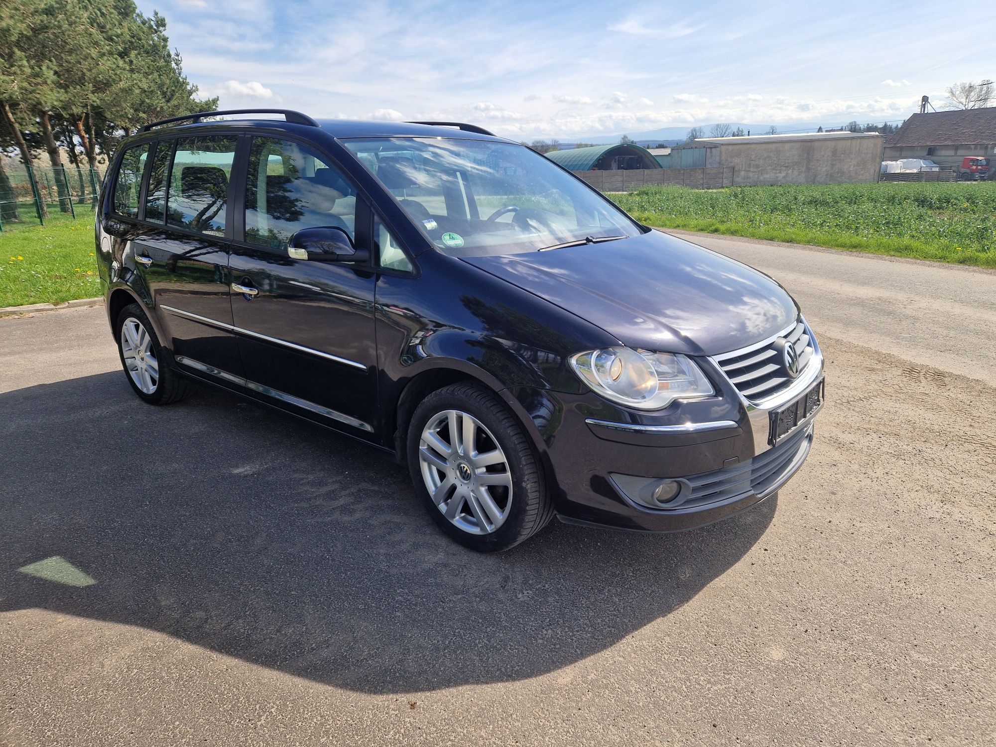 VW Touran lift 1,6 FSI 137 tyś.