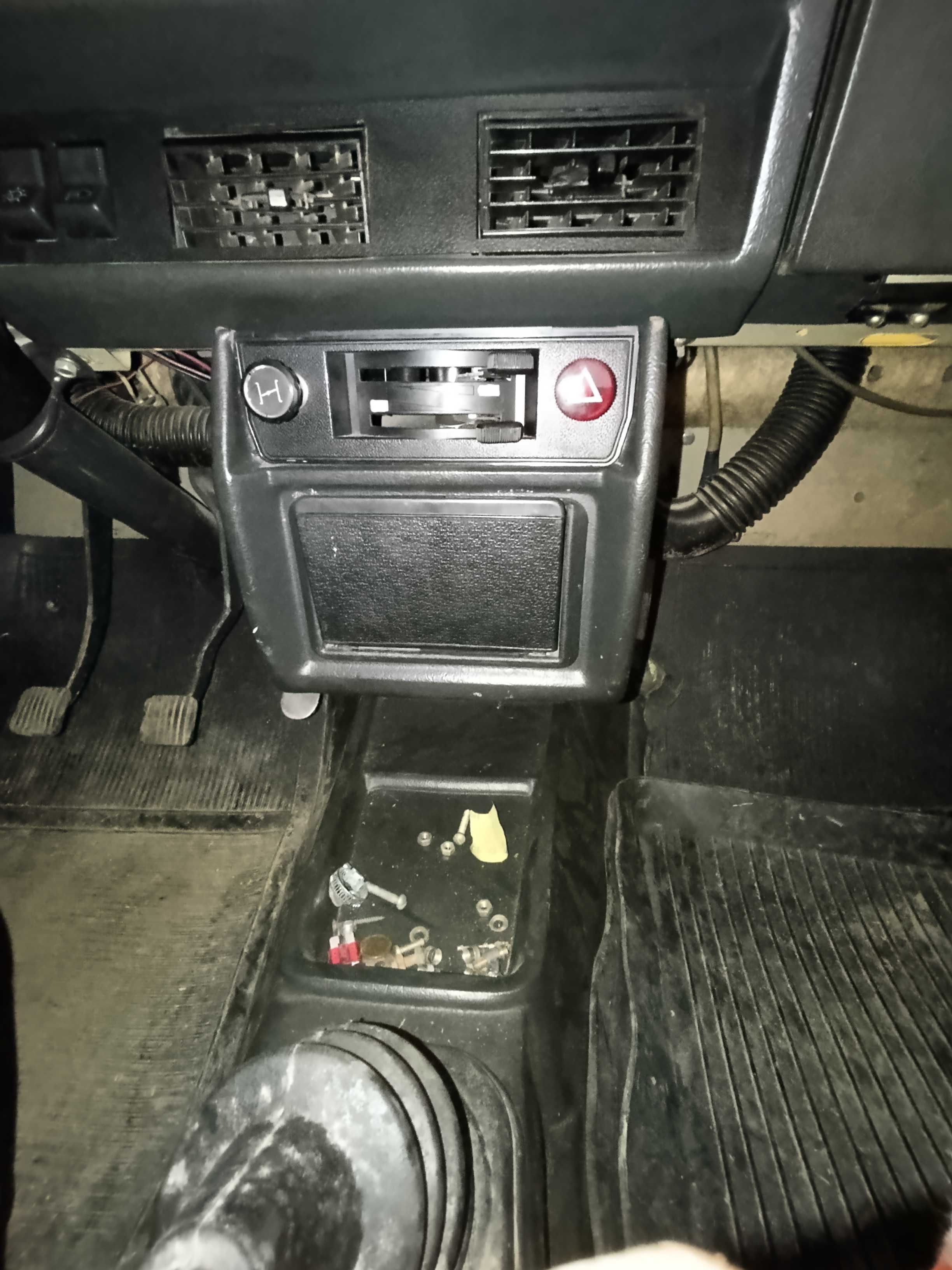 Продам АЗЛК 2140
