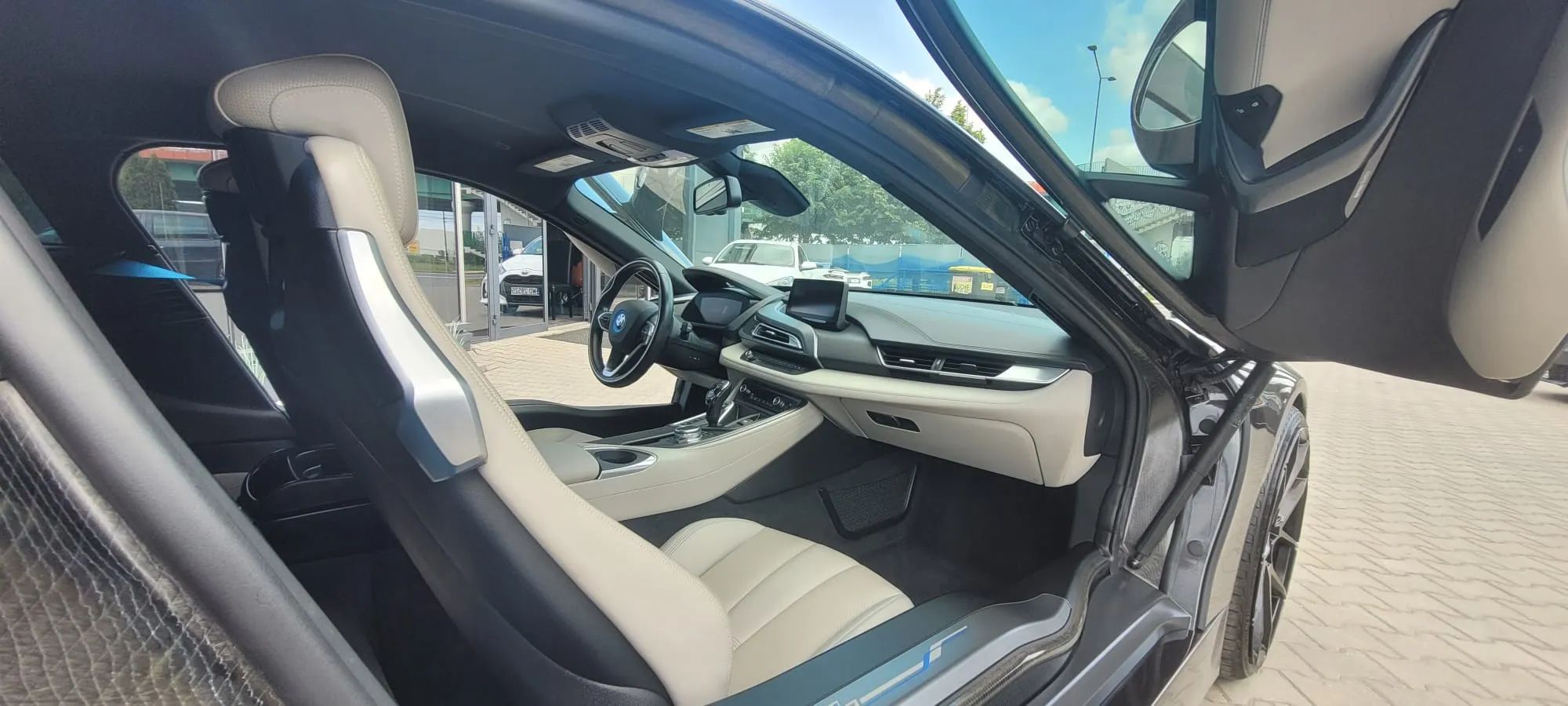 BMW i8 BMW i8 stan bardzo dobry , możliwa zamiana na BMW 4 model G22 G82