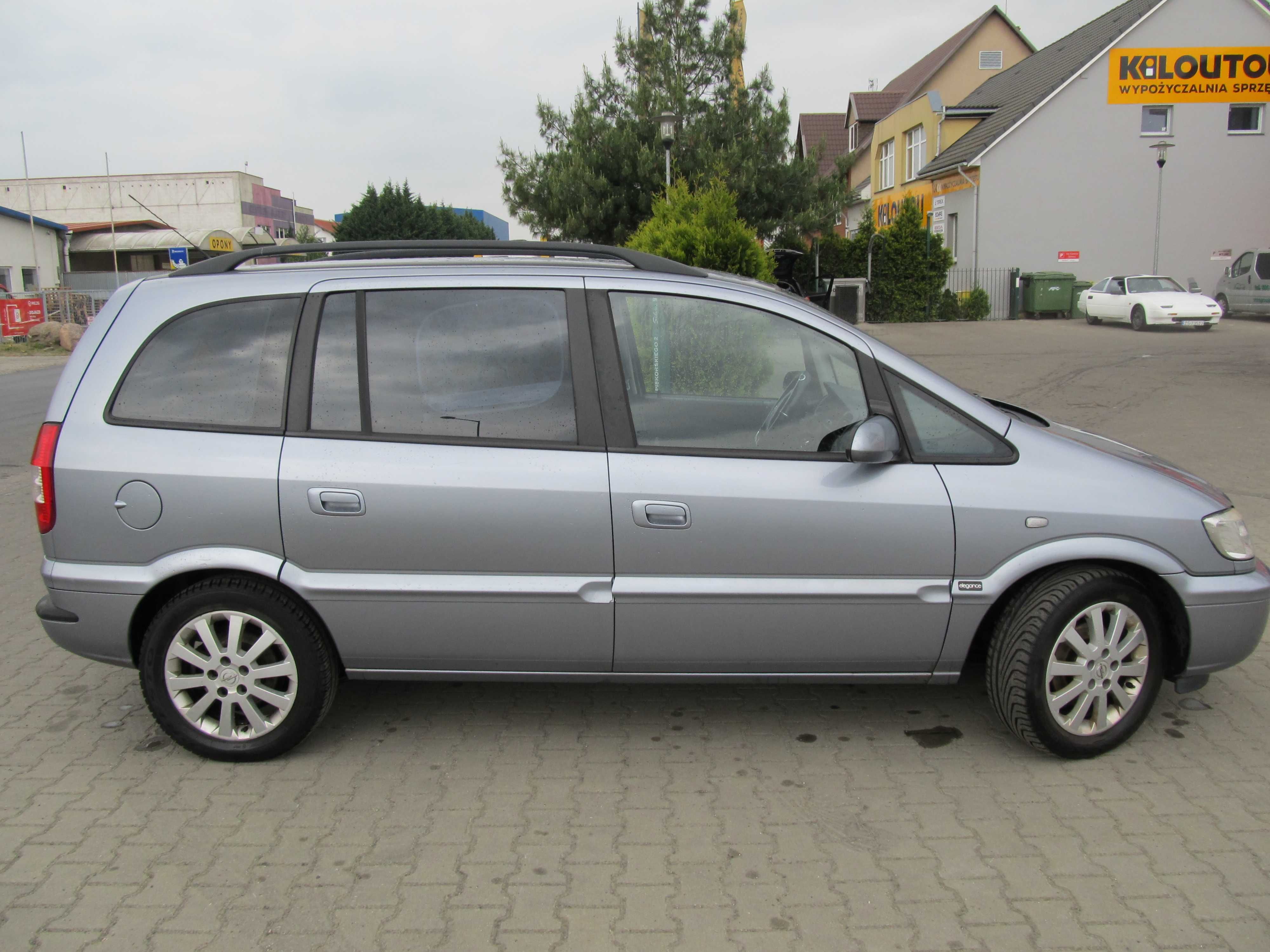 sprzedam opel zafira a 2004r