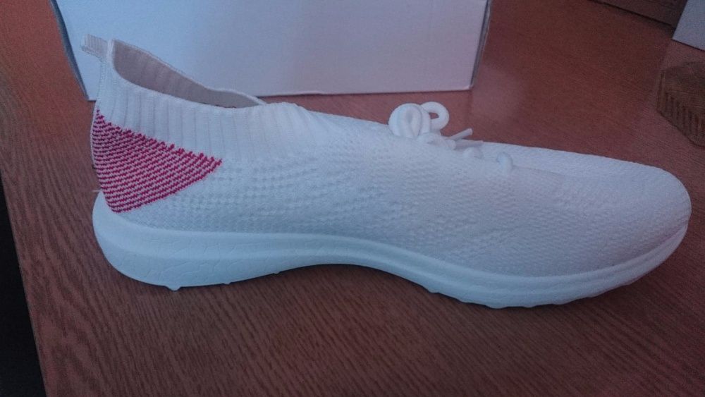 Buty sportowe białe materiałowe siateczkowe rozmiar 38