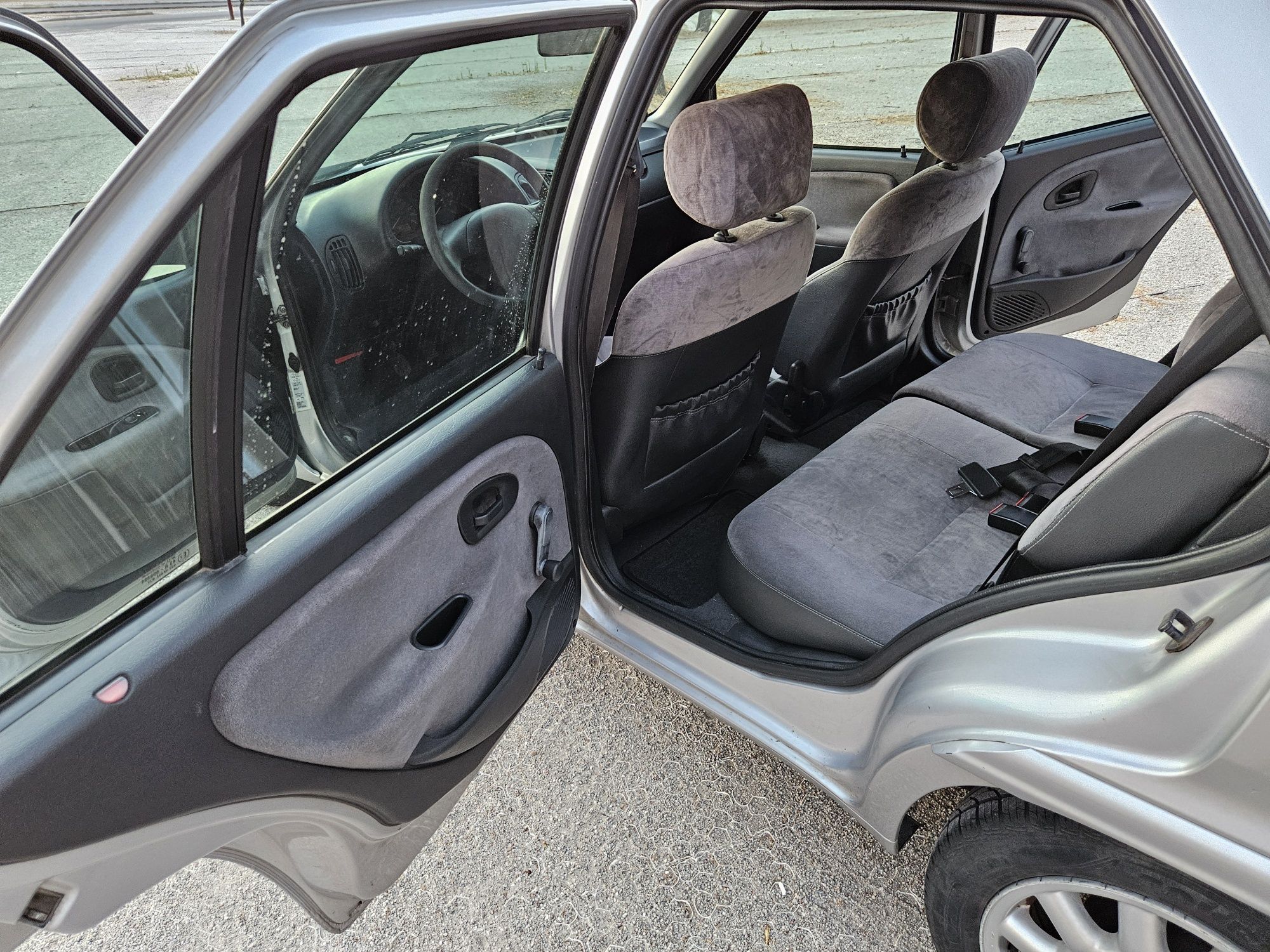 Citroën Saxo 1.5D c/AC 5 lugares
