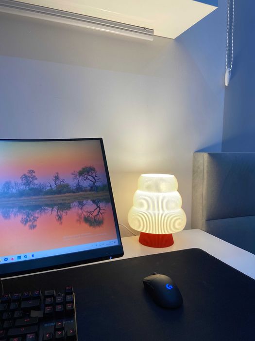 Nowoczesna lampka – unikatowa, handmade, biało-czerwona elegancja