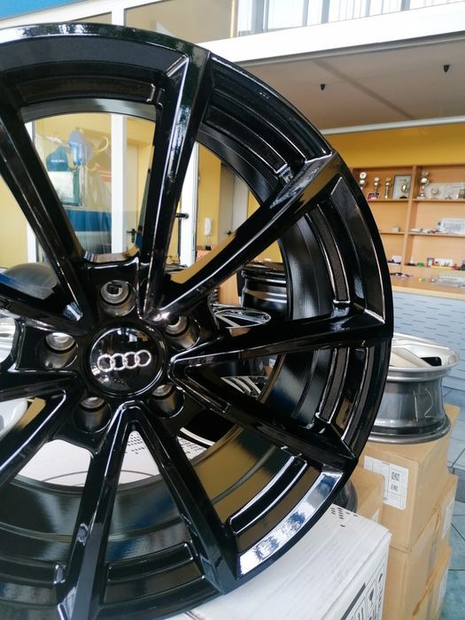 Felgi aluminiowe Audi czarne 19 cali 5x112