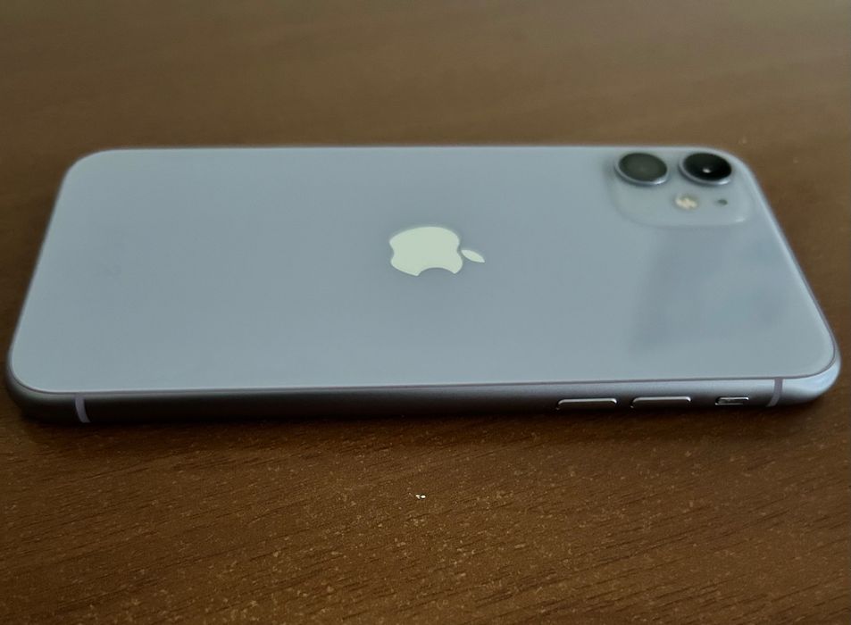 iPhone 11 в ідеальному стані