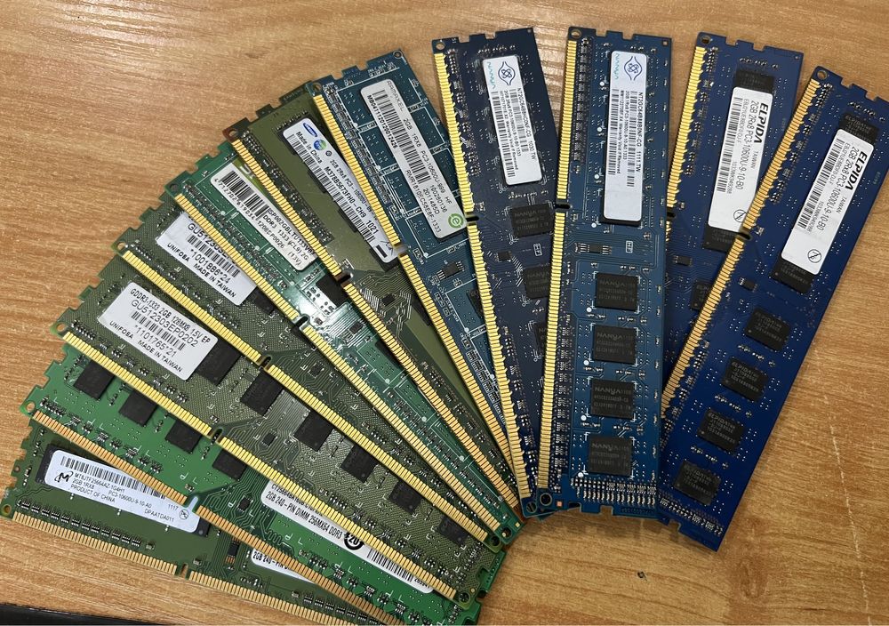 Оперативна пам'ять DDR3  2GB. 1333, 1600MHz