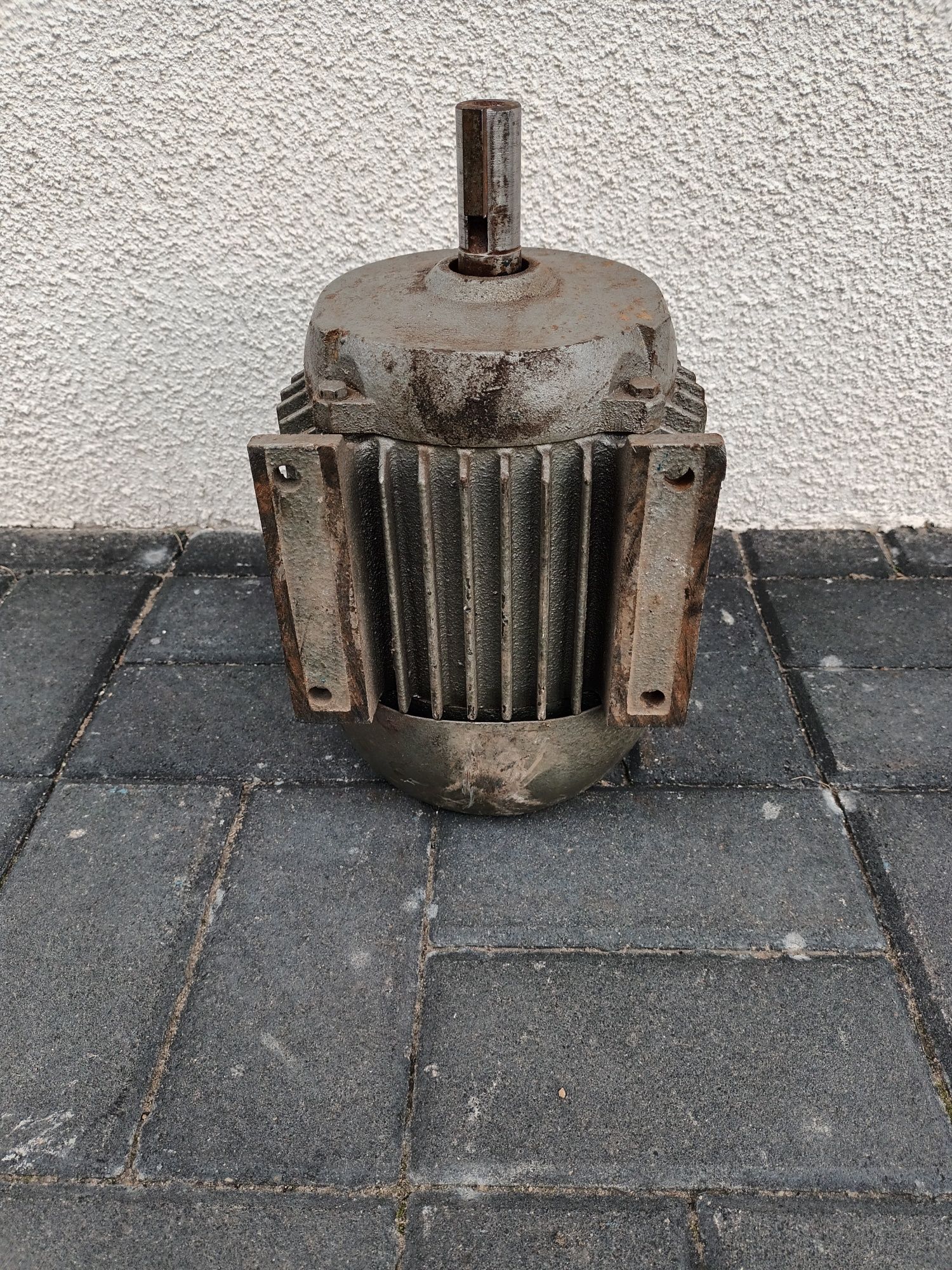 Silnik elektryczny 1,5kW.  2800obr.  400V.
