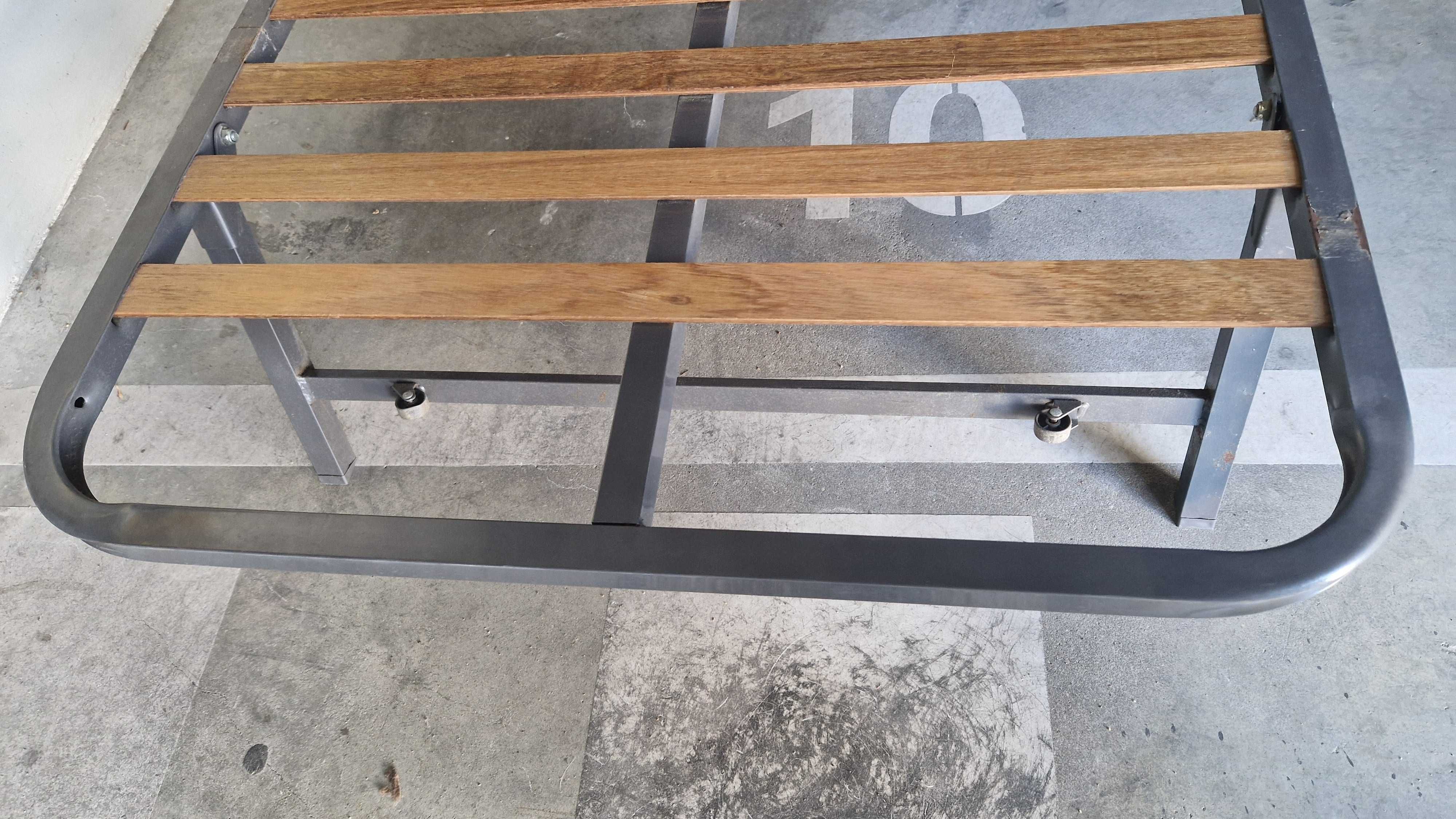 Sommier 190 cm (comprimento) x 90 cm (largura)