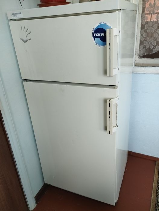 Продам холодильник 130см