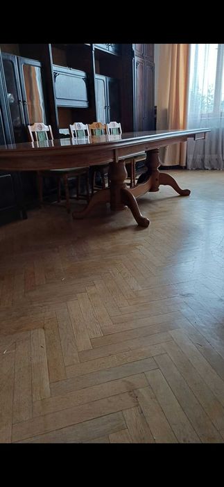 Продам стола з дуба на 12 персон стан НОВИЙ/
