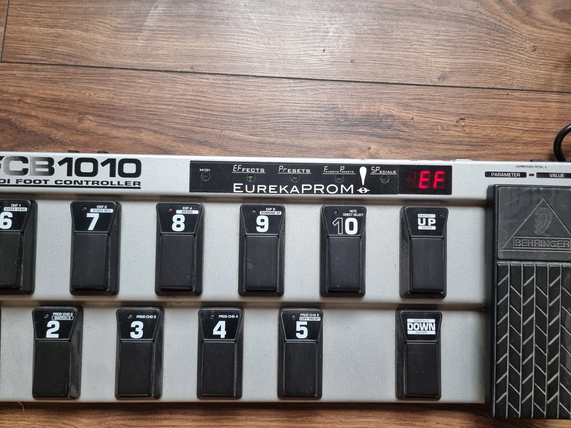 Eleven Rack + Behringer FCB 1010