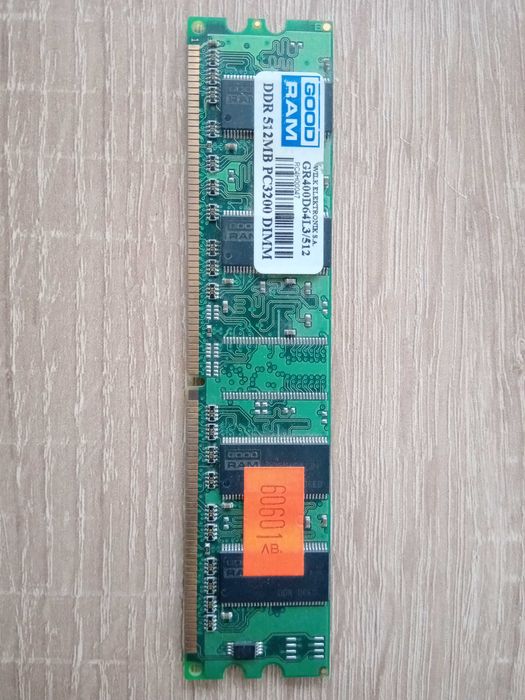 sprzedam karty pamięci kingston kvr 256 mb i good ram 512 mb