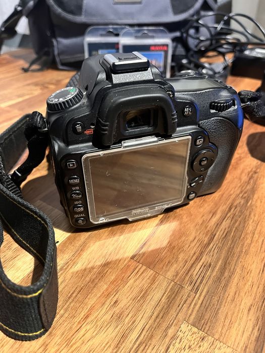Aparat NIKON D90 + obiektyw + akcesoria