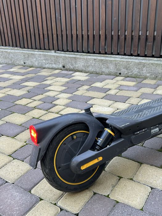 Електросамокат Segway Ninebot Max G2