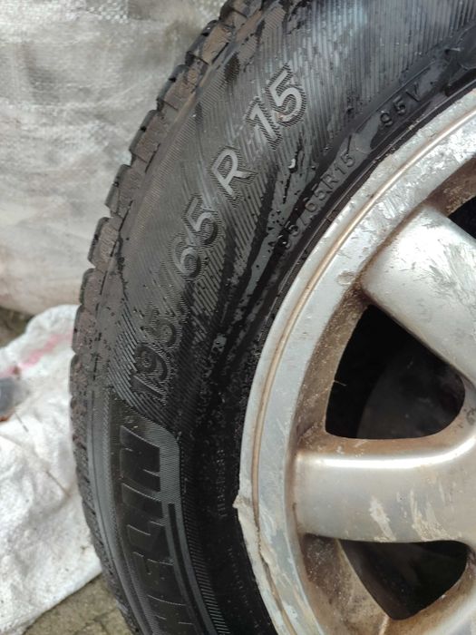 Продам зимне колесо R15