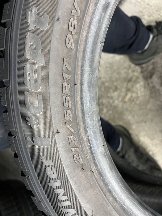 Автошини зимові HANKOOK 215/55/17 (2шт)Резина,Колеса,Гума,Скати, Шини)