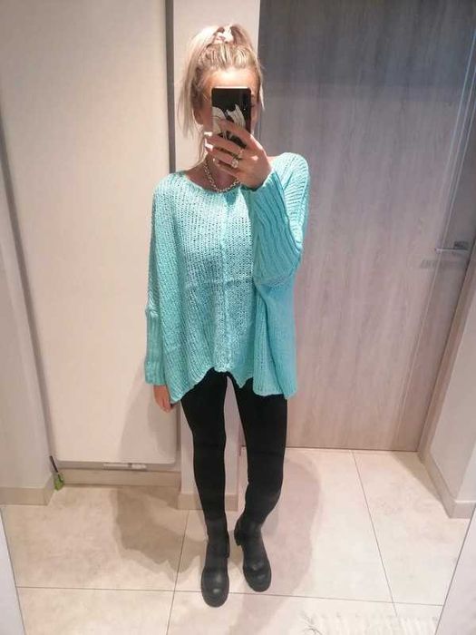 Turkusowy sweter oversize rozm. L