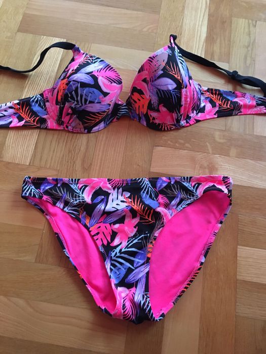 Купальники жіночі стан нового