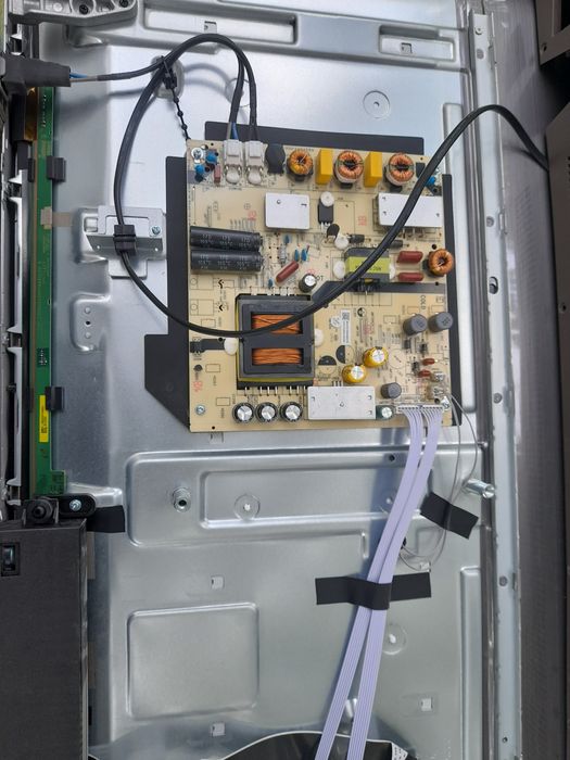 Телевизор 55" Kivi 55UC30G Smart