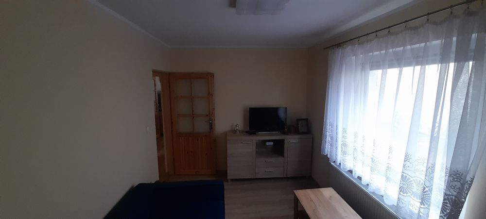 Sprzedam lokal mieszkalny wraz z garażem i gruntem.