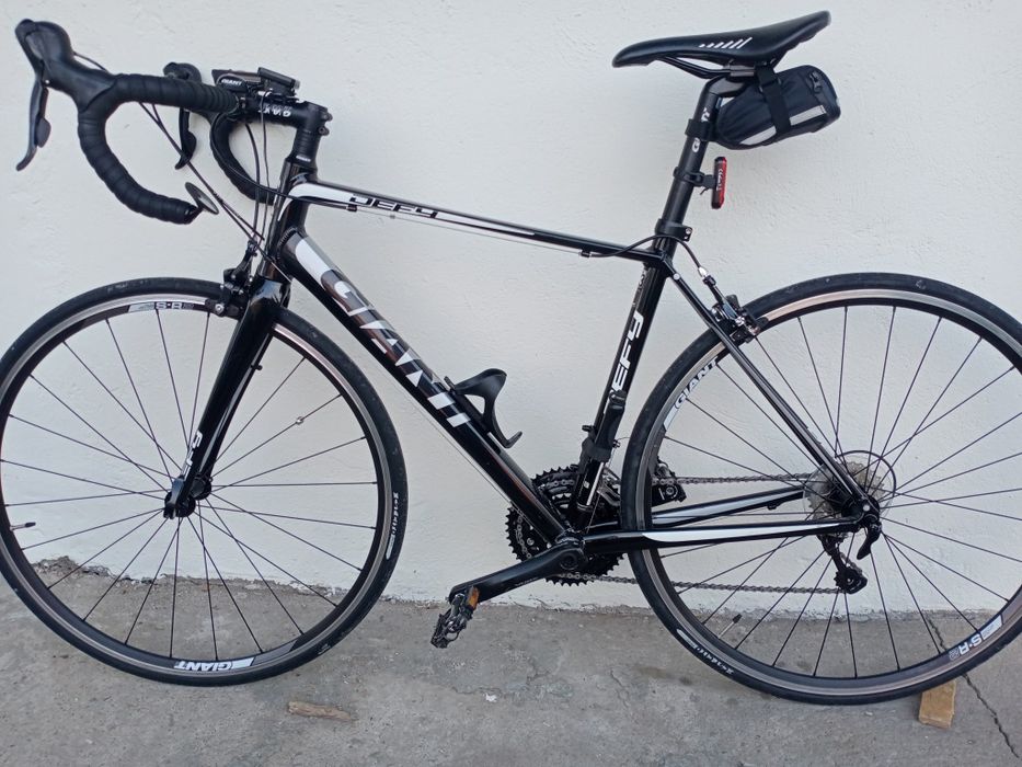 Rower szosowy Giant defy 3
