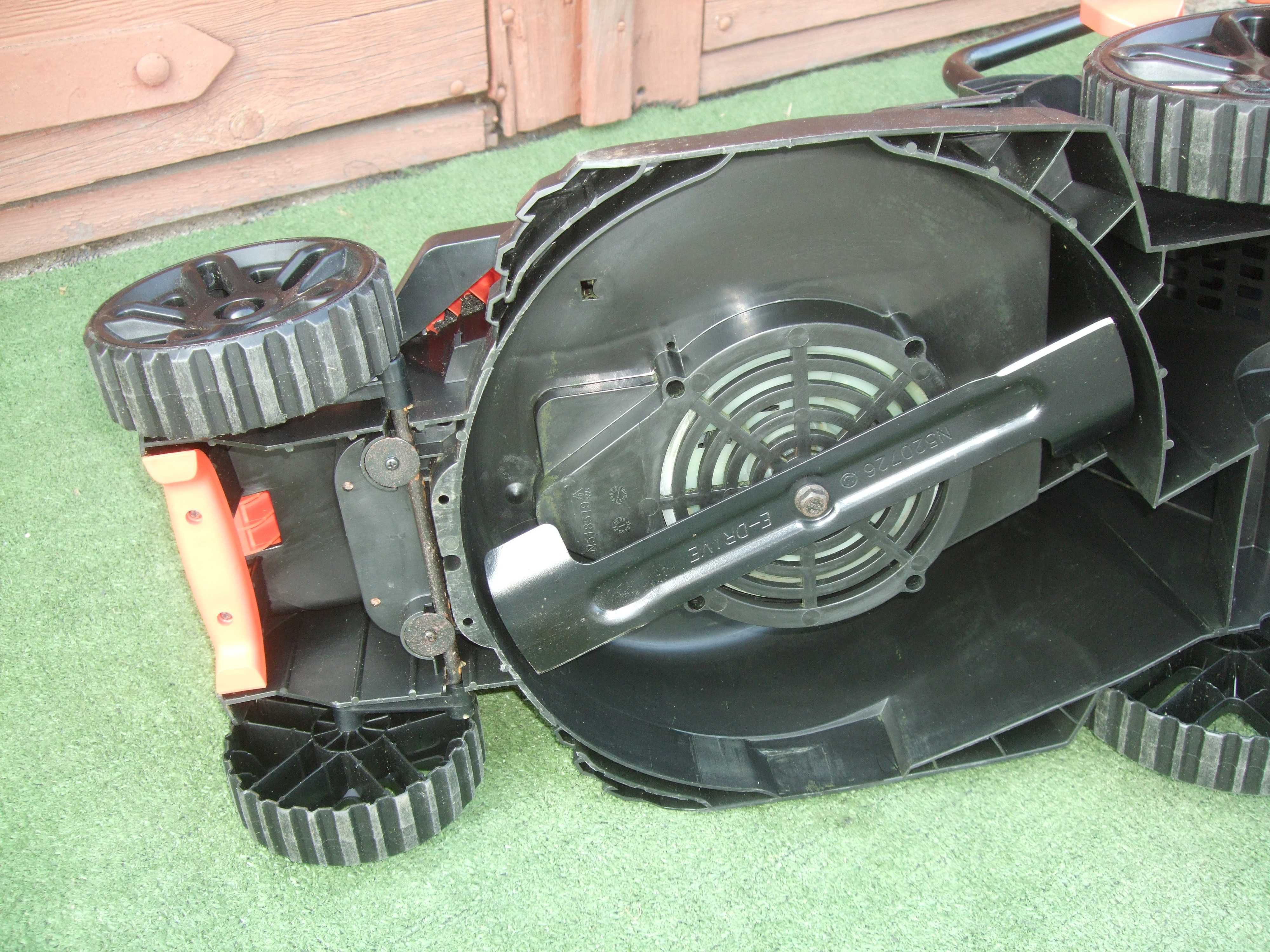 KOSIARKA Elektryczna BLACK & DECKER 1400W 34 cm Jak nowa. Super Stan.