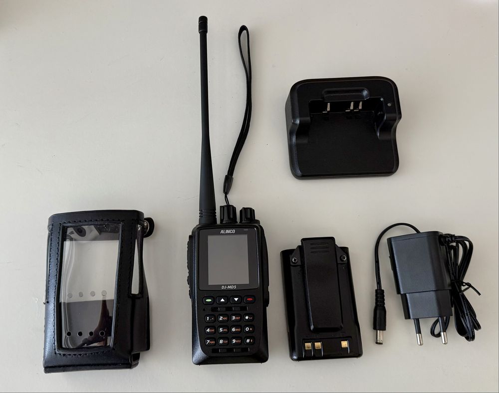 Rádio DMR / Analógico Alinco DJ-MD5 XEG, impecável
