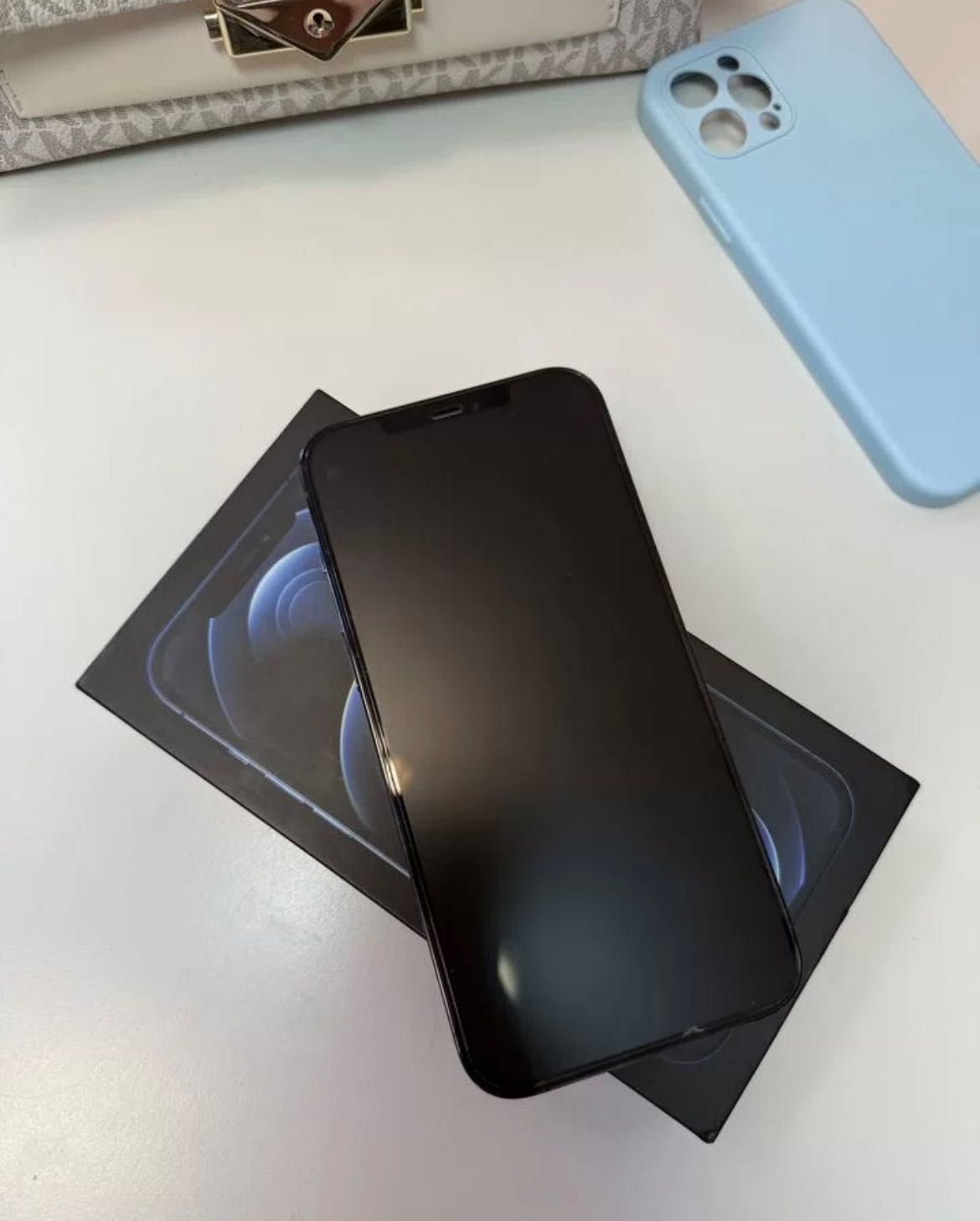 Продам iPhone 12 Pro 256