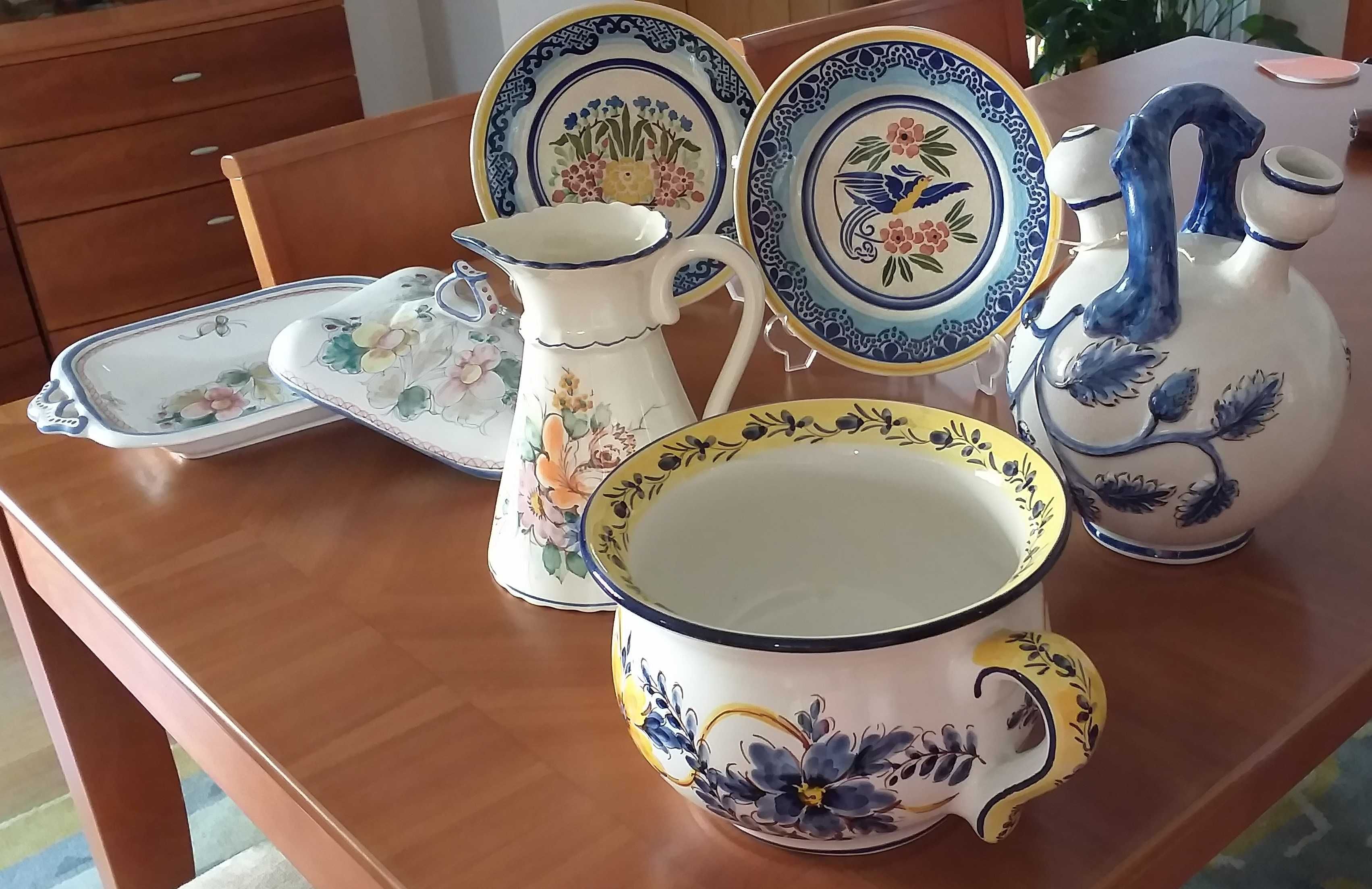 Loiça decorativa . Porcelana Formiga