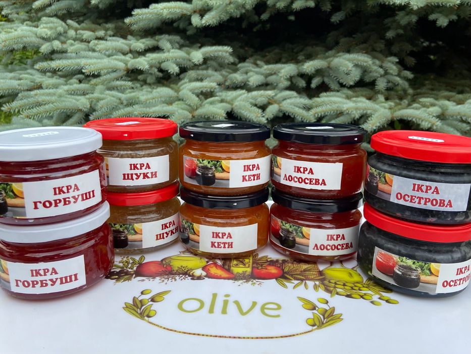 Ікра лосось кета осетр горбуша щука. Кожна ікринка лопаєтся