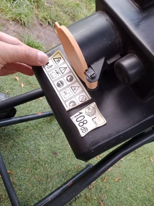 Rozdrabniacz Rębak elektryczny kosiarka Bosch rotak 320 i dwie kosiark