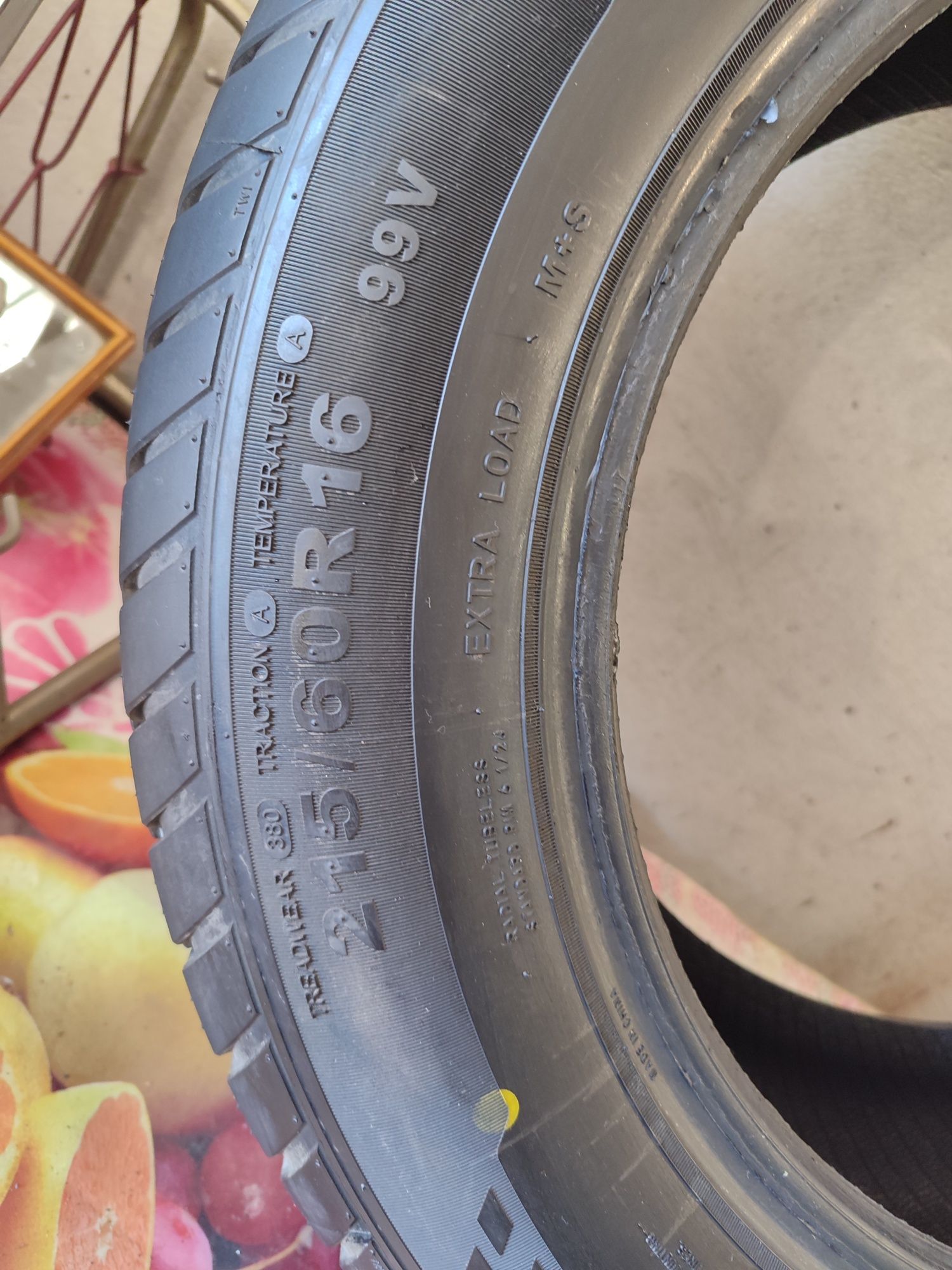 Продам шини нові 215/60 r16