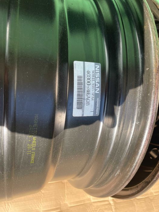 Komplet oryginalnych felg stalowych NISSAN 16"  5X114,3  ET40  6,5J