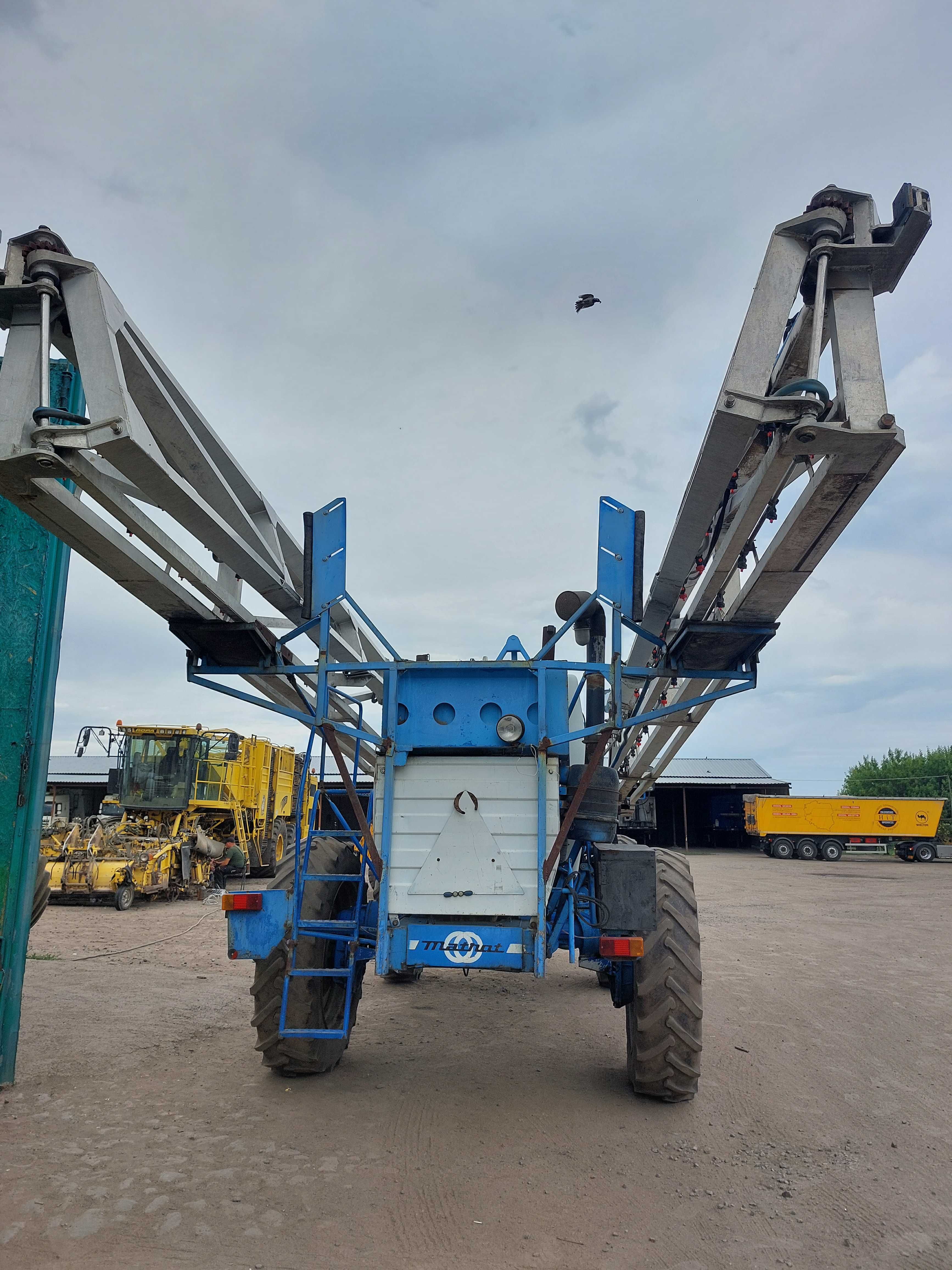 Оприскувач самохідний MATROT M44D140, 1995 року