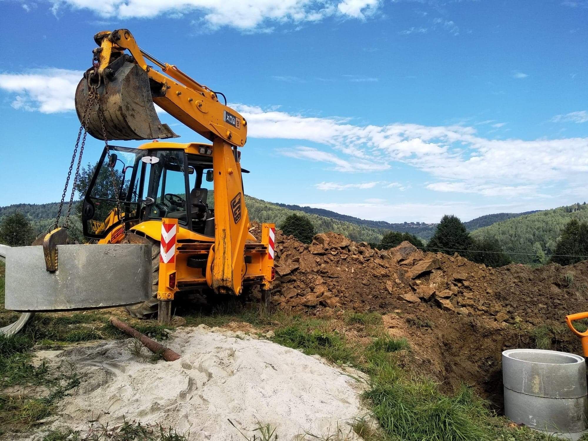 Uslugi koparko ładowarką JCB, koparka, drenaże, drogi, roboty ziemne