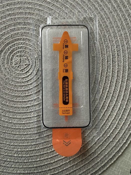 Продам захисне скло на Iphone 15 pro