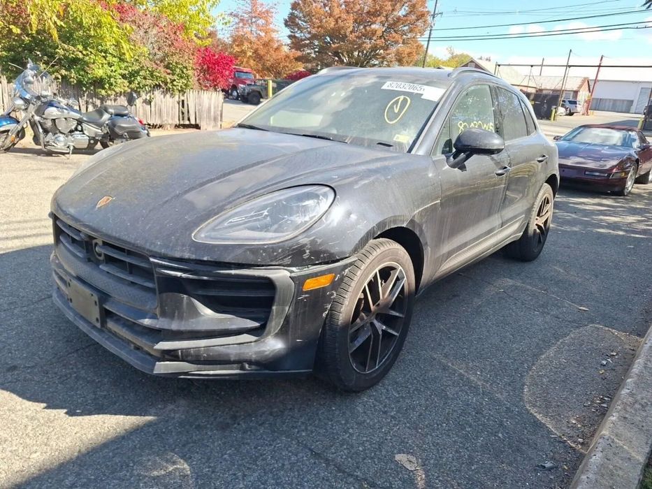 Porsche Macan W Trakcie Importu do Polski 04.12 w porcie w Europie