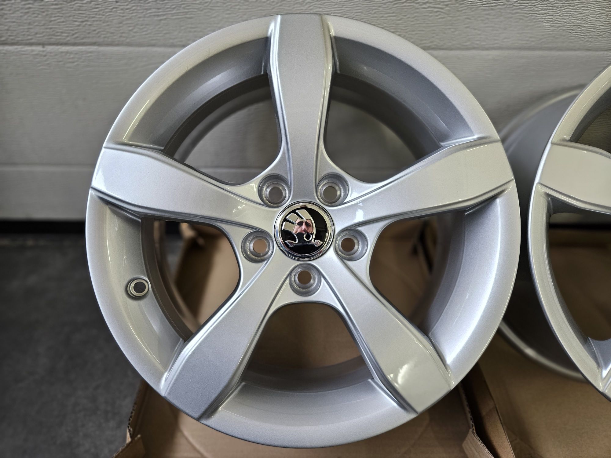 Skoda 15 Nowe 5x100 Fabia Rapid Scala Roomster Praktik Felgi Alufelgi