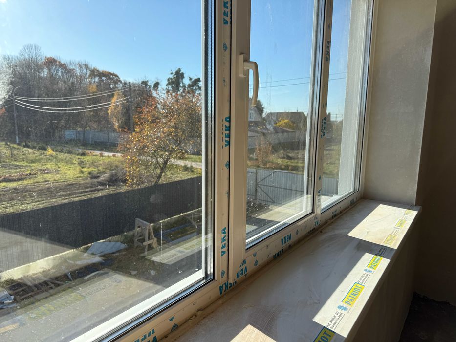 Продаємо дуплекс з гаражем і ділянкою 3.5 сотки