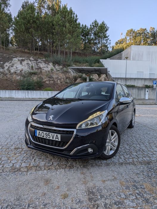 Peugeot 208 1.6 BlueHDI 100cv - chave na mão
