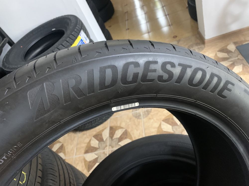 235/50/20 100W Bridgestone ALENZA 001