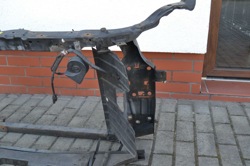 Pas przedni Nissan Qashqai 1.6 benzyna J10 pas nissan qashqai cały