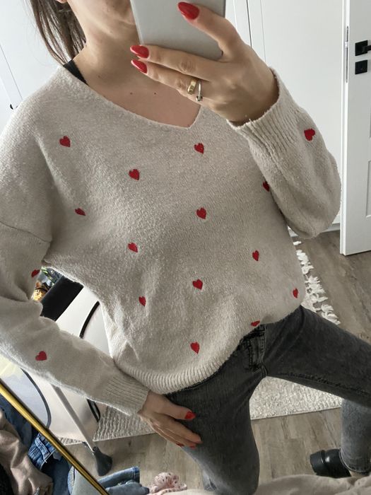 Sweter serduszka rozmiar uni beżowy