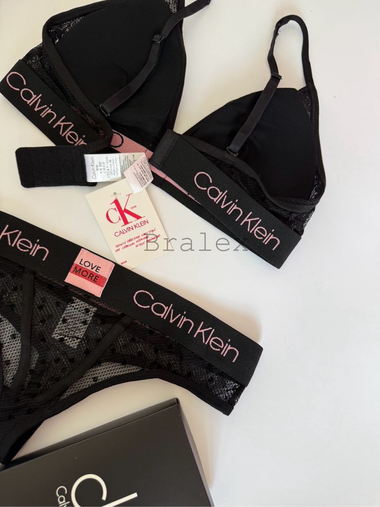 Жіночий комплект білизни calvin klein чорний в сіточку