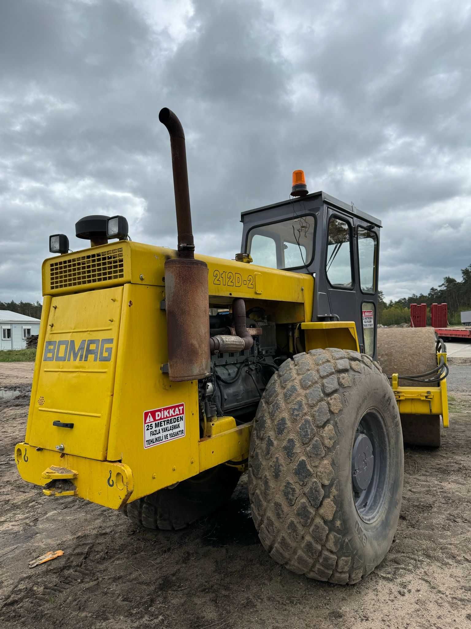 Walec BOMAG BW 212D-2