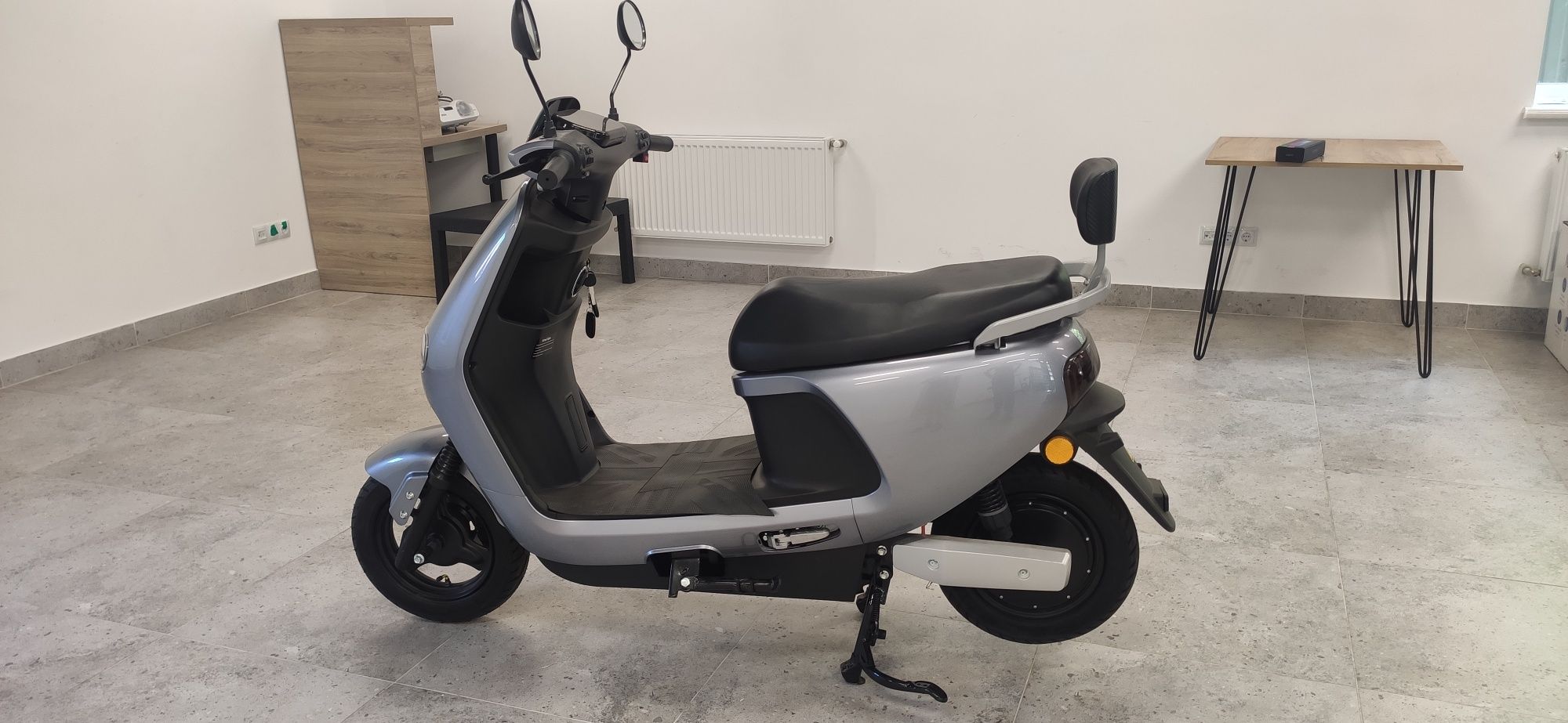 Електроскутер BeastBike Thanator 1200W