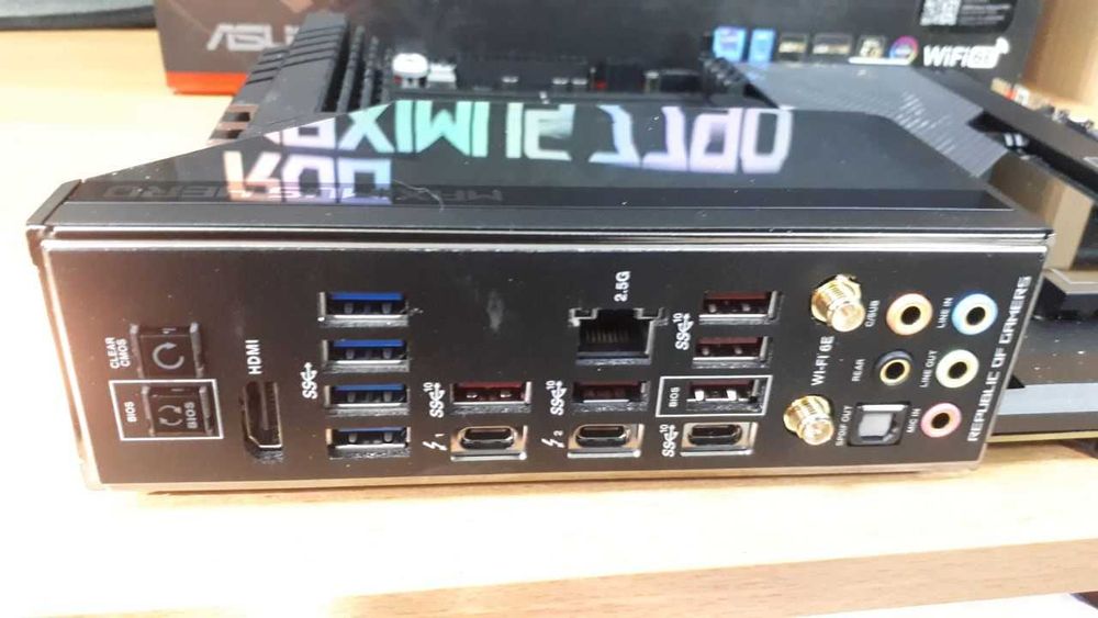 Материнська плата Asus Rog Maximus Z790 Hero ‎90MB1CI0-M0EAY0