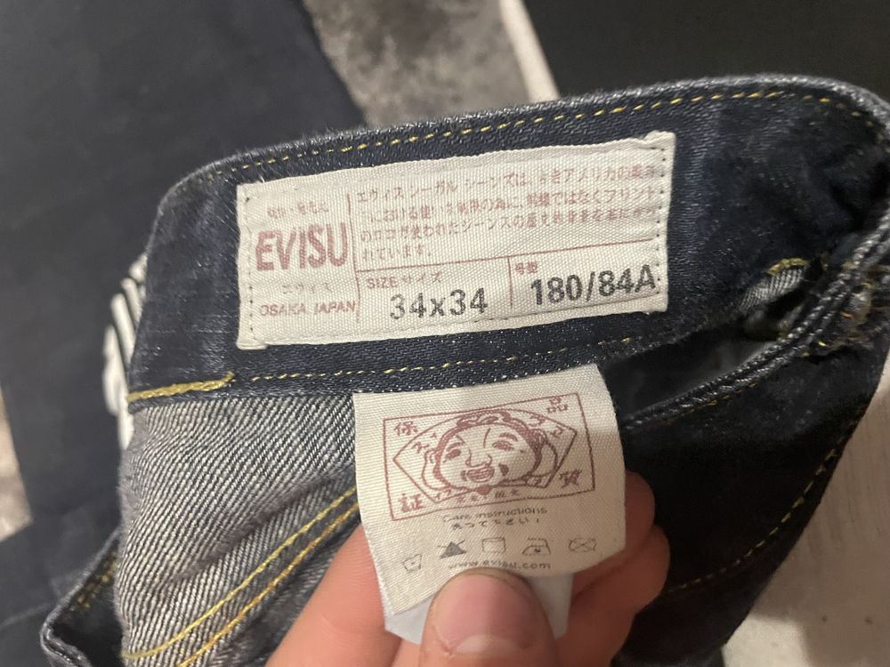 Джинси evisu куплялись з магазину