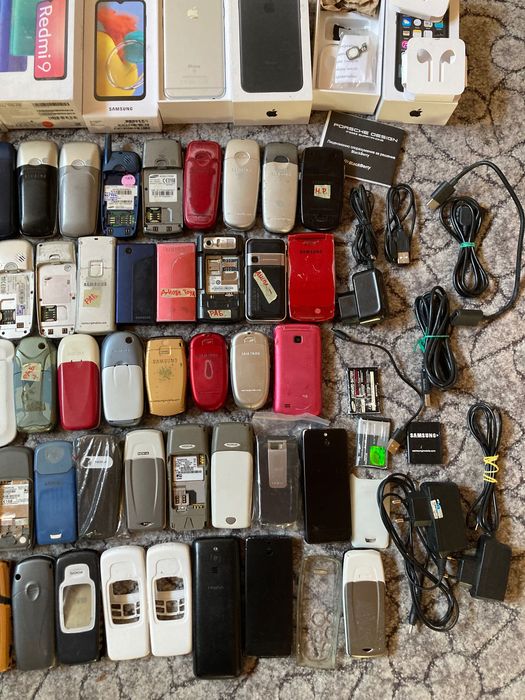 Цена за все 38 телефонов 6100, n500, с100, r210, d830, 515, 2300, 9900