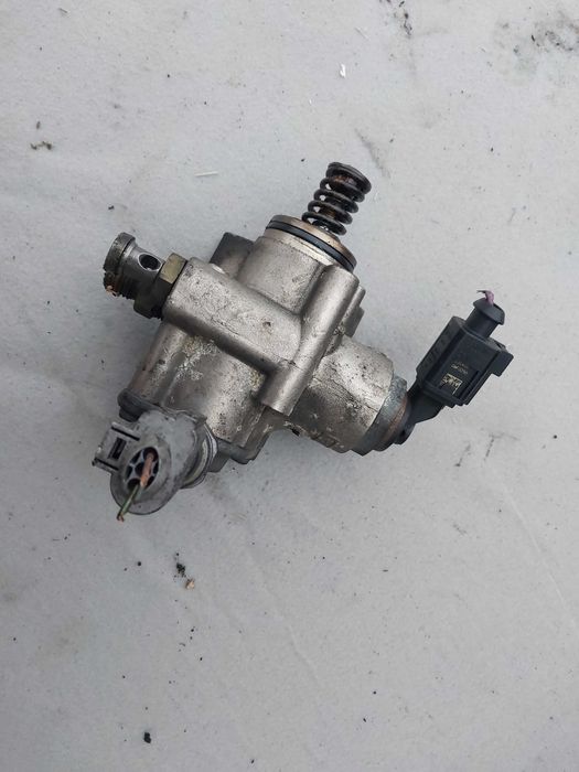 Pompa paliwa audi vw 2.0tfsi  06f--1270--25b